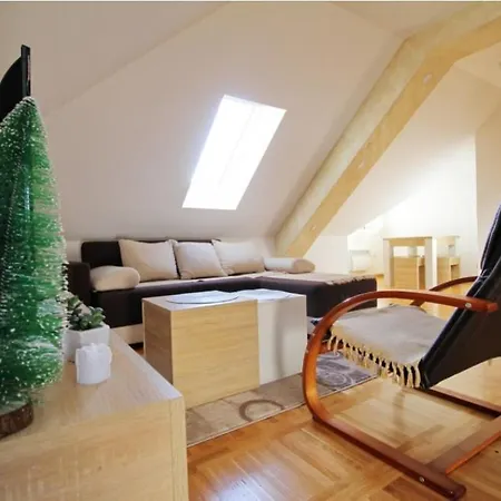 Apartament Teodosin *